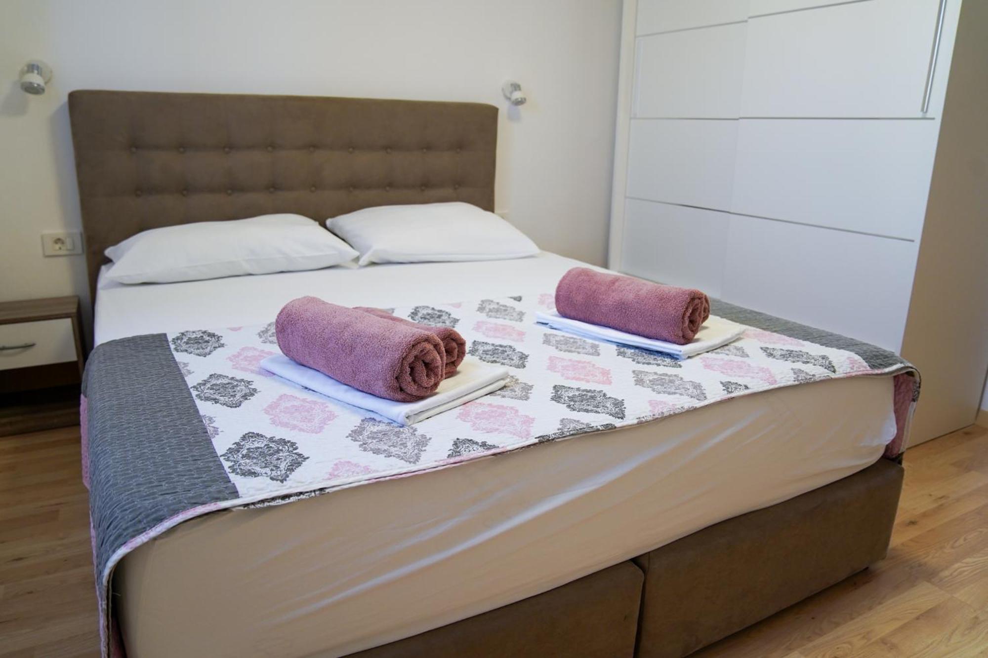 Apartman Lana Appartement Omišalj Buitenkant foto