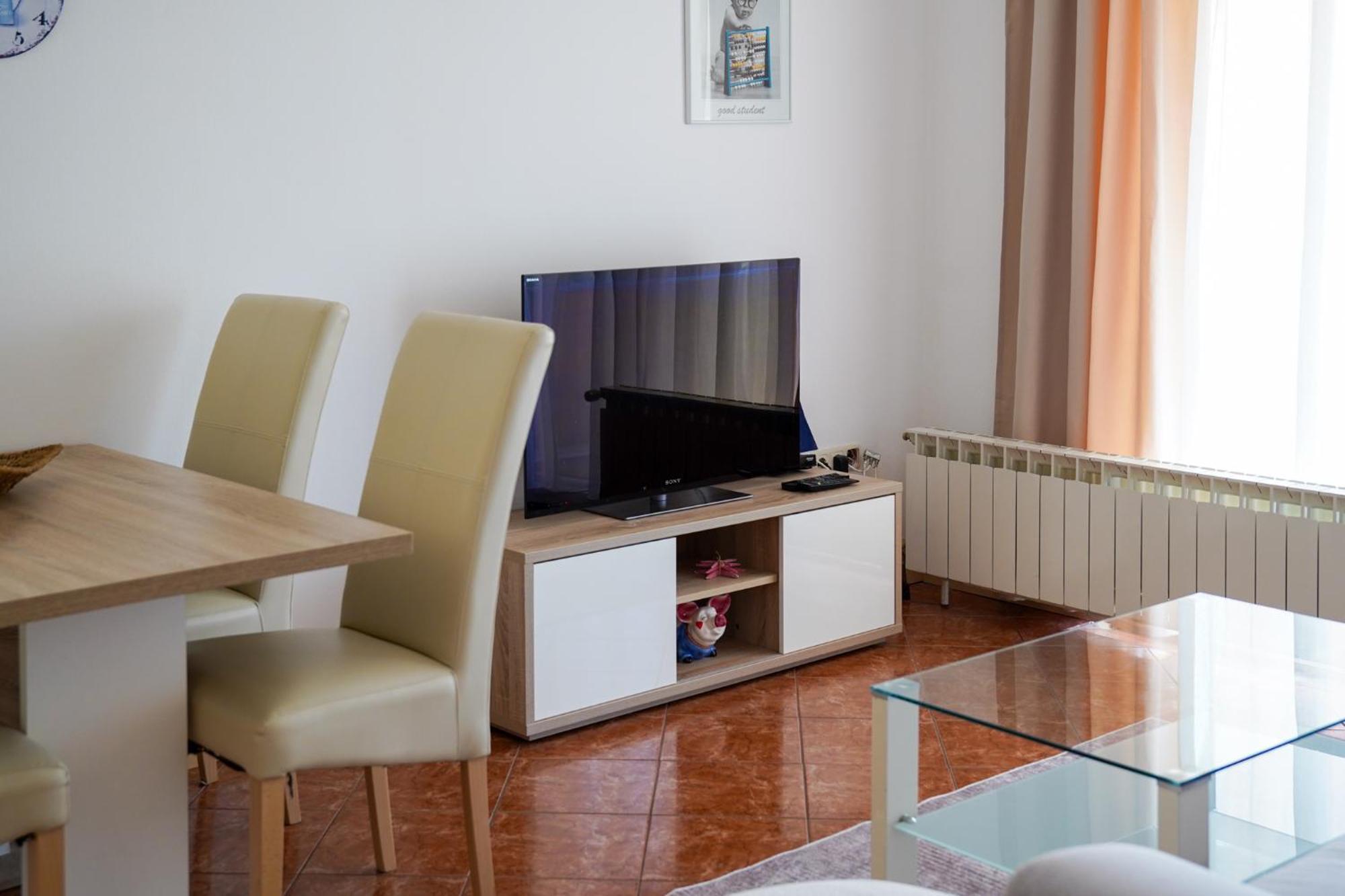 Apartman Lana Appartement Omišalj Buitenkant foto
