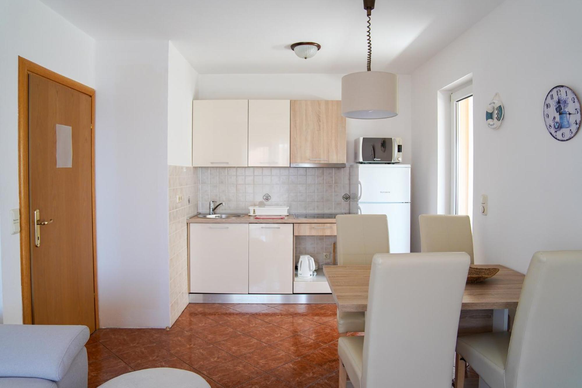 Apartman Lana Appartement Omišalj Buitenkant foto