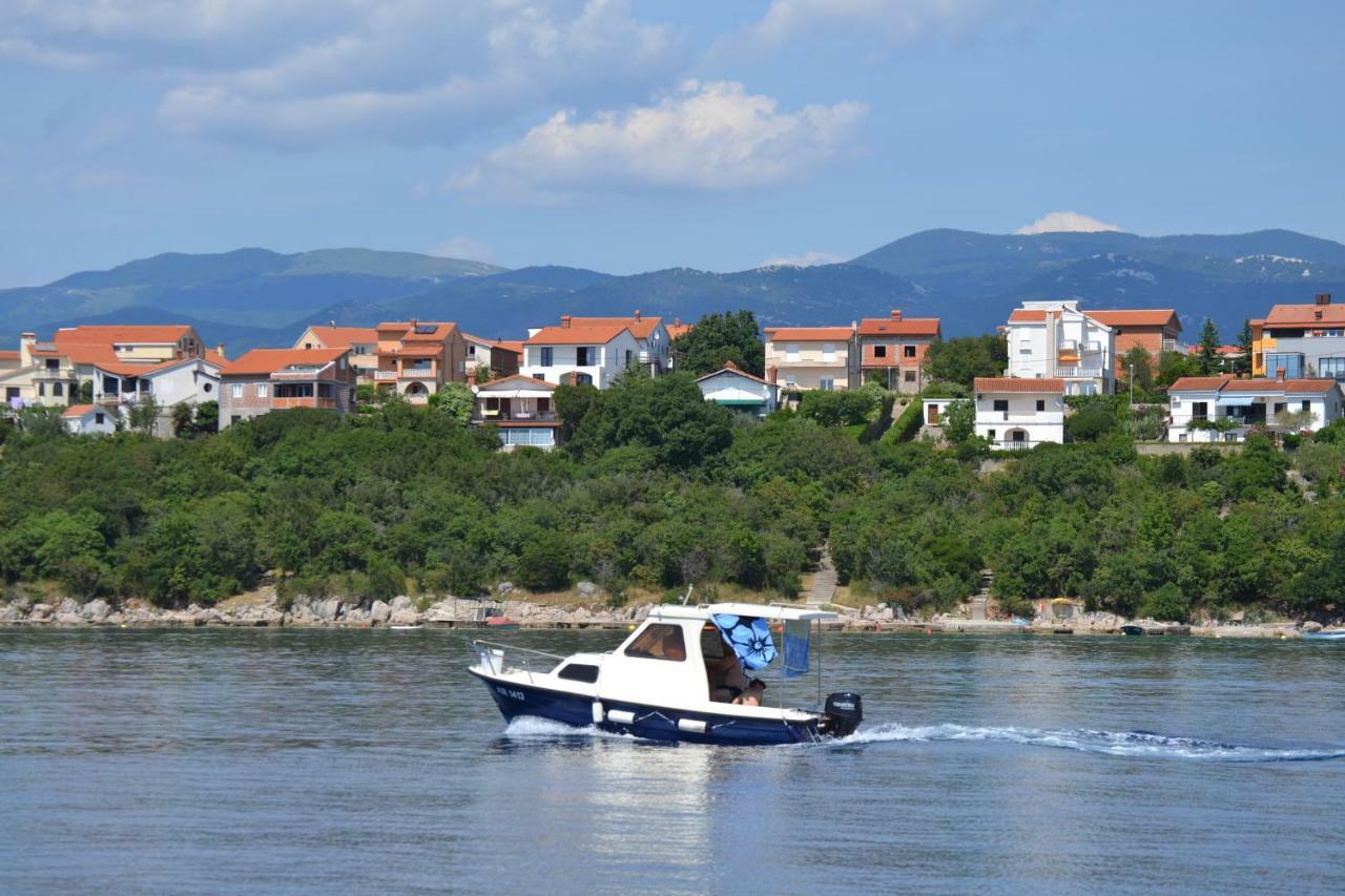 Apartman Lana Appartement Omišalj Buitenkant foto