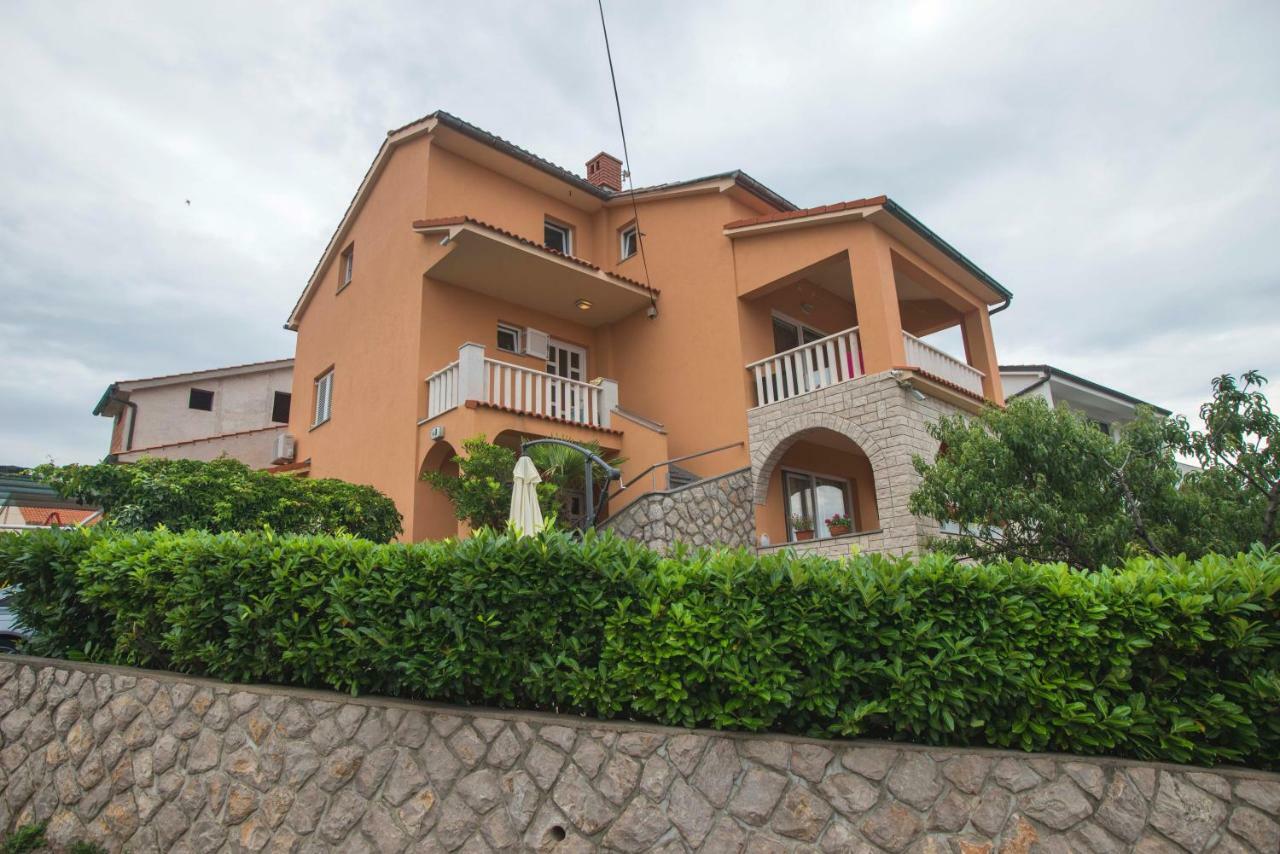 Apartman Lana Appartement Omišalj Buitenkant foto