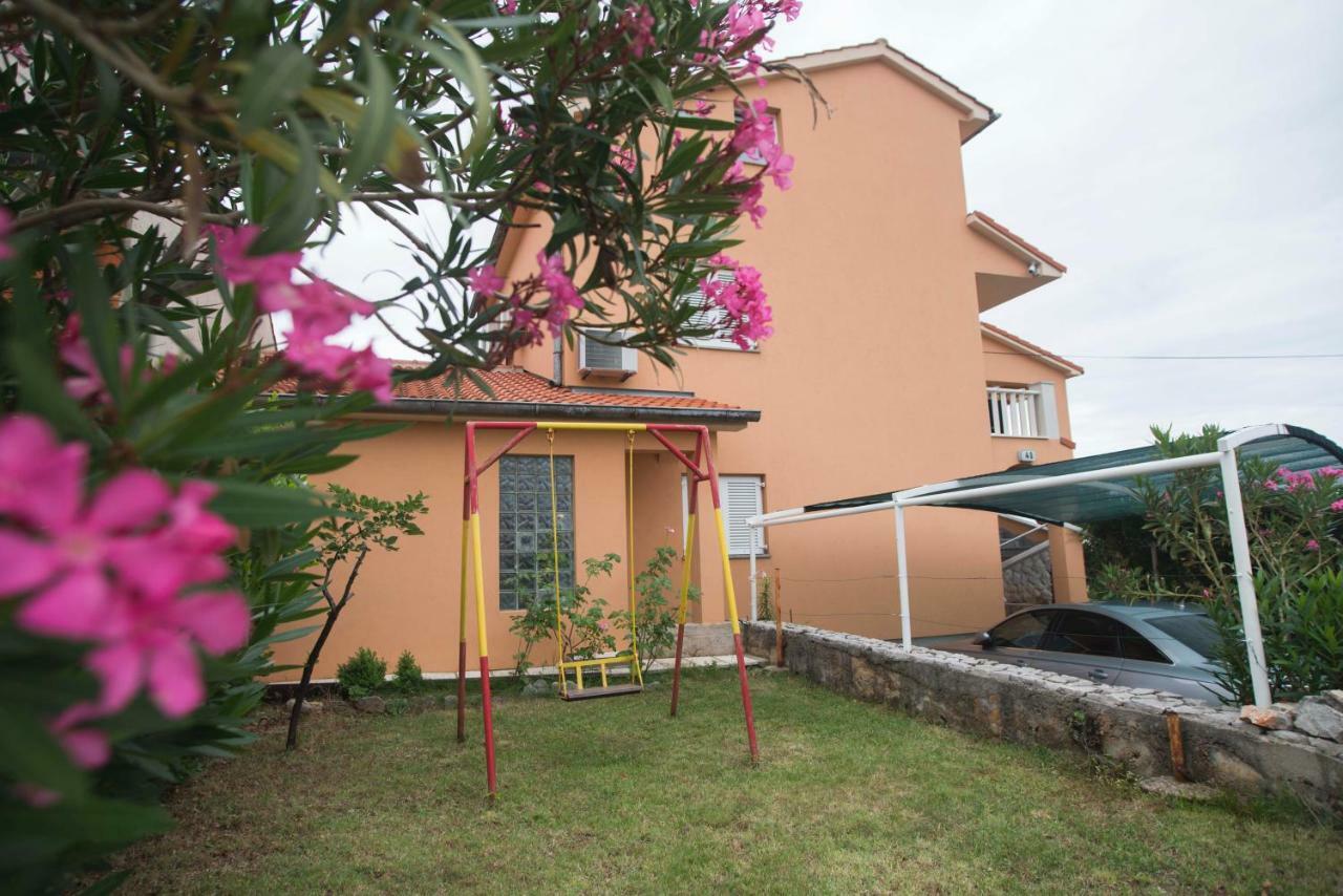 Apartman Lana Appartement Omišalj Buitenkant foto